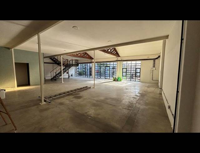 BUSINESS PROPERTY TO RENT IN SALT RIVER